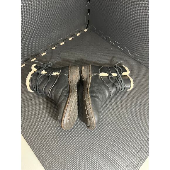 UGG Black Caspia Lace Up Leather Boots Size 9 Womens - Picture 3 of 8